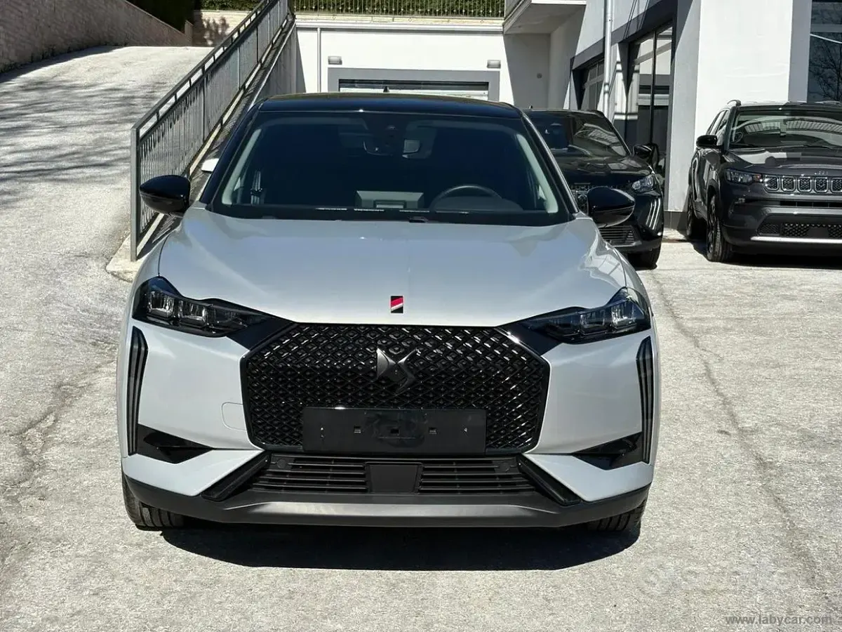 Usado DS Automobiles DS3 Performance 101 CV (74 kW) 2024 Plateado SUV