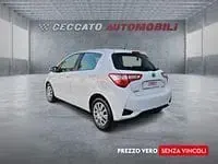 Usata Toyota Yaris Hybrid Cool 101 CV (74 kW) 2019 Bianco Utilitaria