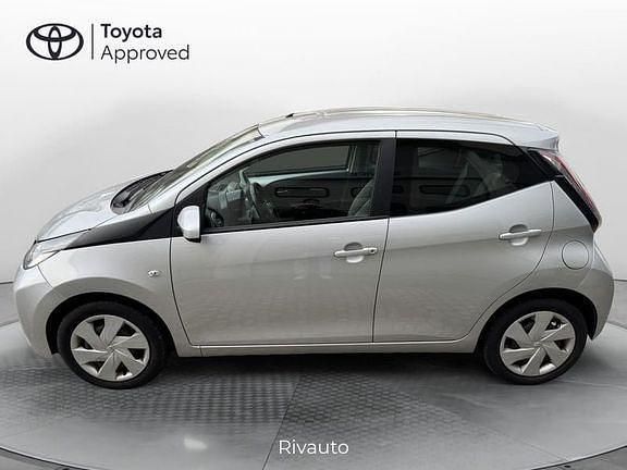 Usata Toyota Aygo X-play 69 CV (50 kW) 2017 Argento Utilitaria