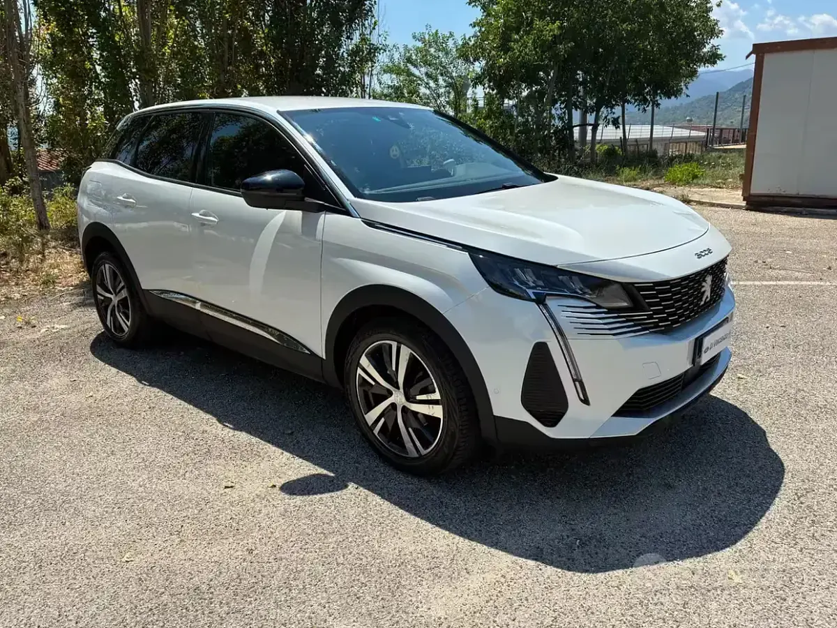 Usata Peugeot 3008 GT 131 CV (96 kW) 2023 Bianco SUV