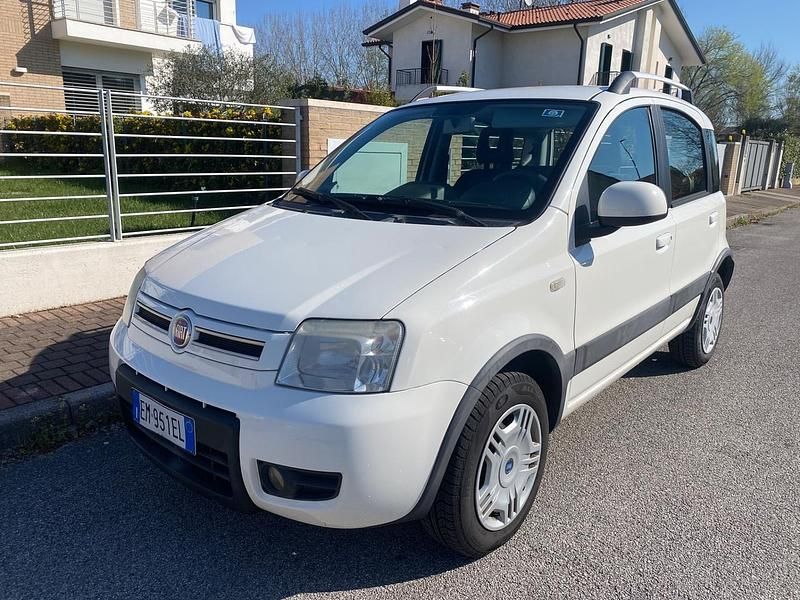 Usata Fiat Panda Classica 77 CV (56 kW) 2012 Bianco Utilitaria