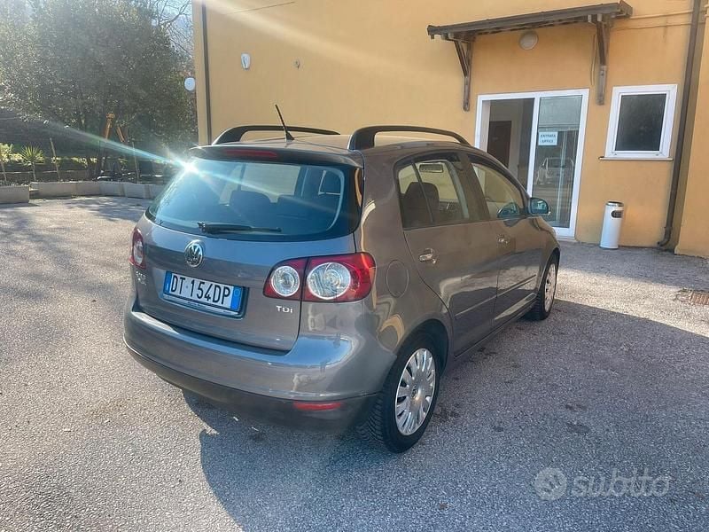 Usata VW Golf Plus Cross Sportline 104 CV (76 kW) 2008 Grigio Monovolume