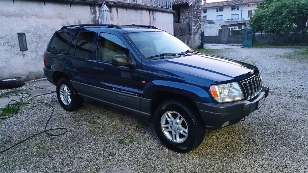 Usata Jeep Grand Cherokee Laredo 163 CV (119 kW) 2002 Blu/azzurro SUV