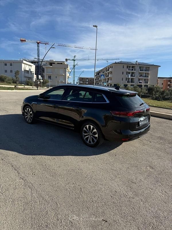 Usata Renault Mégane GrandTour Techno 116 CV (85 kW) 2023 Blu Station wagon