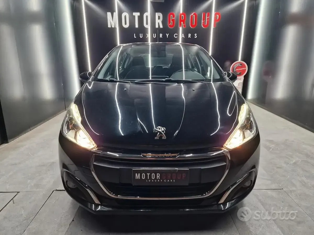 Usata Peugeot 208 Active 75 CV (55 kW) 2016 Nero Utilitaria