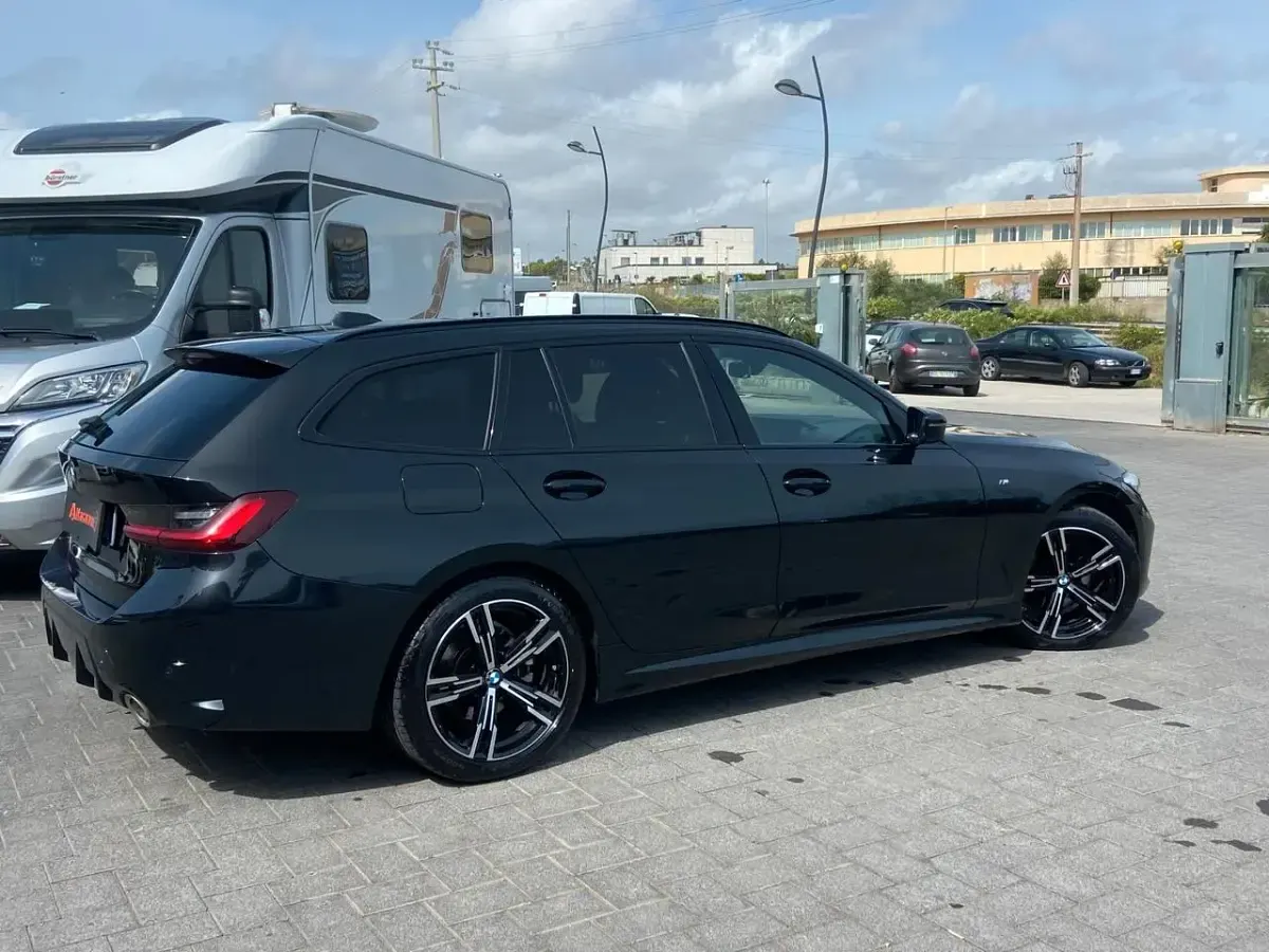 Usata BMW 320e M Sport 190 CV (139 kW) 2022 Nero Station wagon