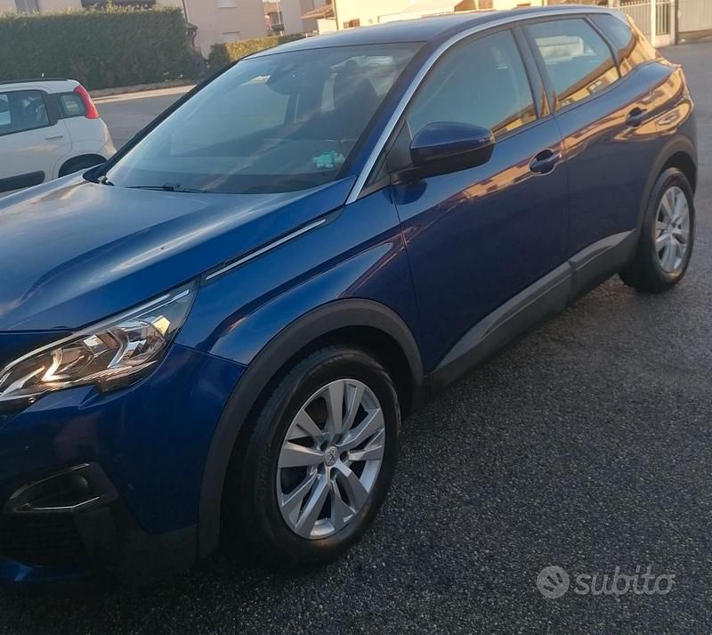 Usata Peugeot 3008 2019 Blu SUV