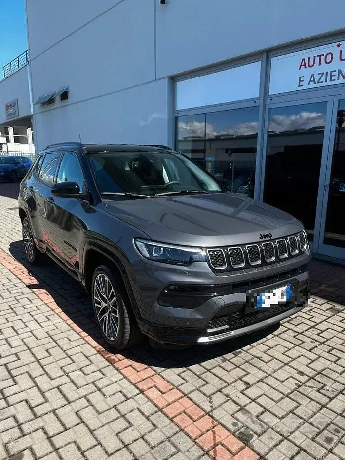 Usata Jeep Compass Summit 131 CV (96 kW) 2024 Grigio SUV