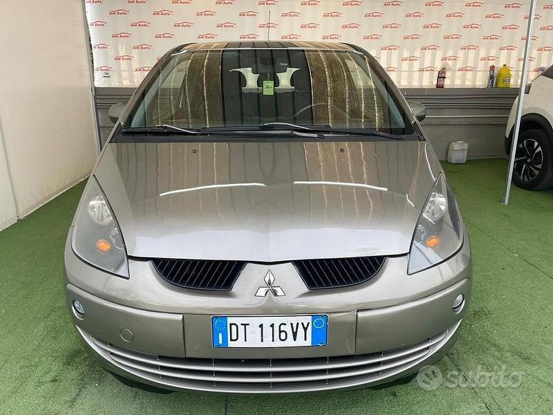 Usata Mitsubishi Colt 75 CV (55 kW) 2009 Marrone Berlina
