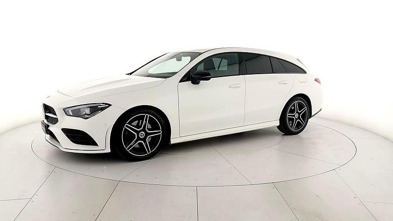 Begagnad Mercedes CLA200 Shooting Brake Premium 150 HK (110 kW) 2022 Vit Kombi