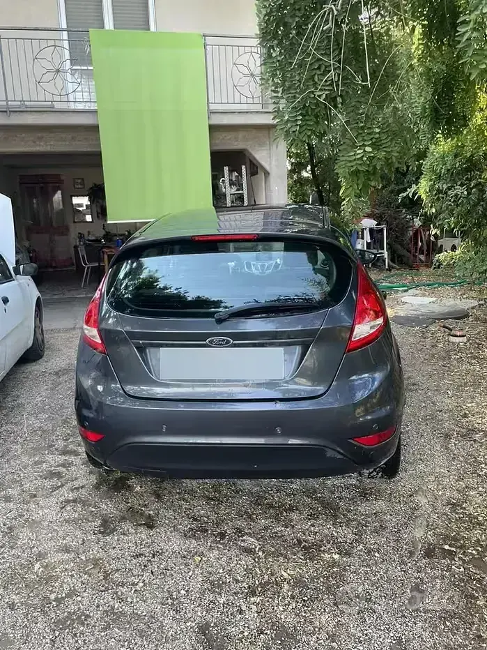 Usata Ford Fiesta 90 CV (66 kW) 2010 Nero Utilitaria
