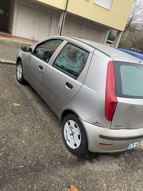 Usata Fiat Punto 60 CV (44 kW) 2004 Grigio Berlina