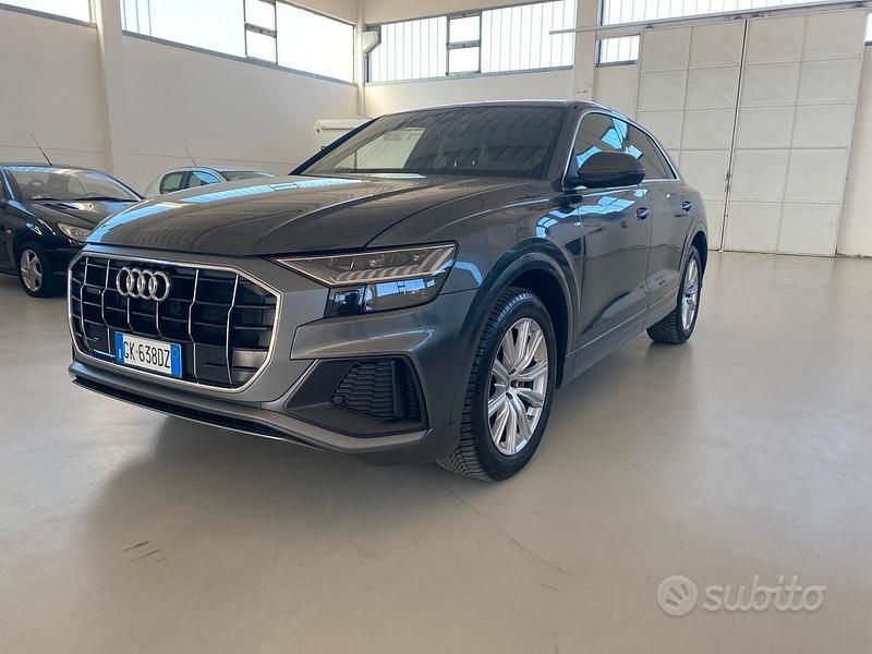 Usata Audi Q8 Sport 286 CV (210 kW) 2022 Grigio SUV