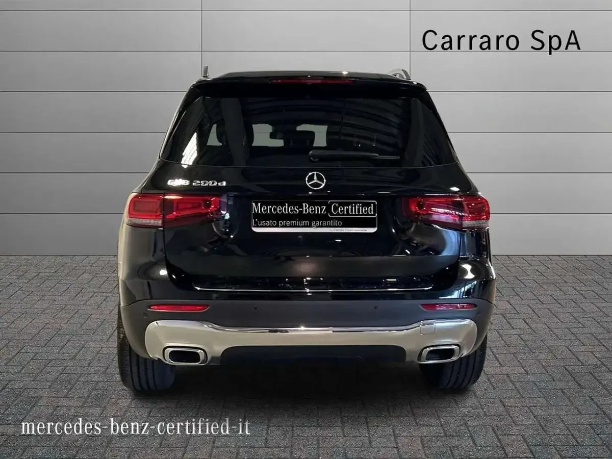 Usata Mercedes GLB200 150 CV (110 kW) 2022 Nero SUV