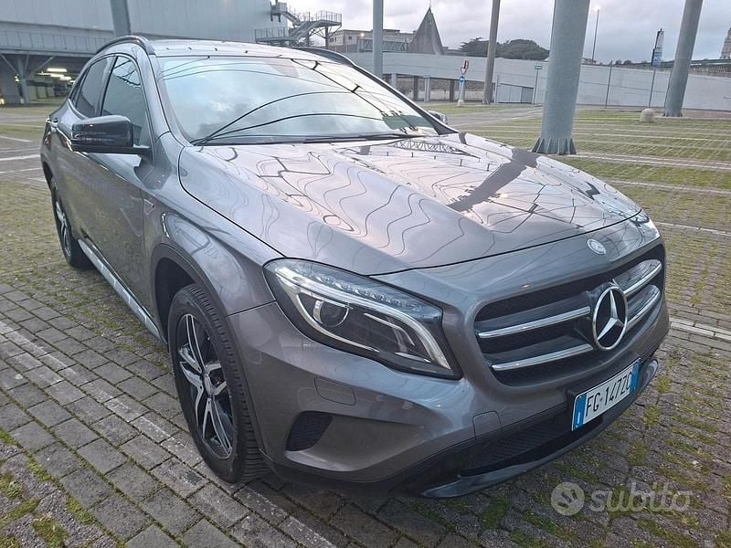 Usata Mercedes GLA180 Premium 108 CV (79 kW) 2017 Grigio SUV