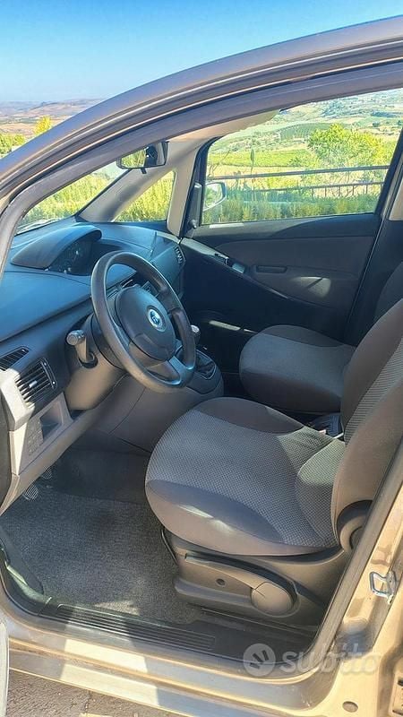 Usata Fiat Idea 90 CV (66 kW) 2007 Grigio Monovolume