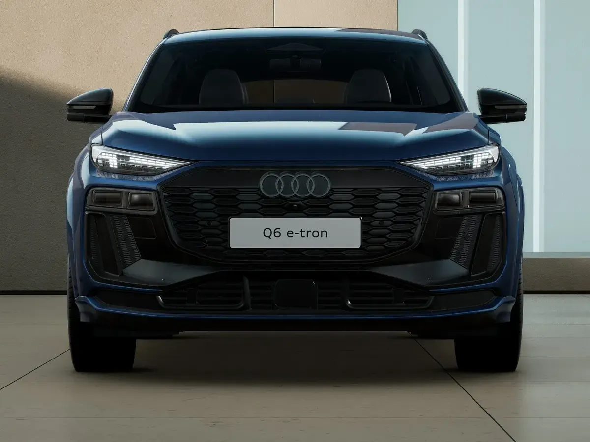 Nuova Audi Q6 Sportback e-tron S-Line 284 kW (387 CV) 2026 Blu ascari metallizzato SUV