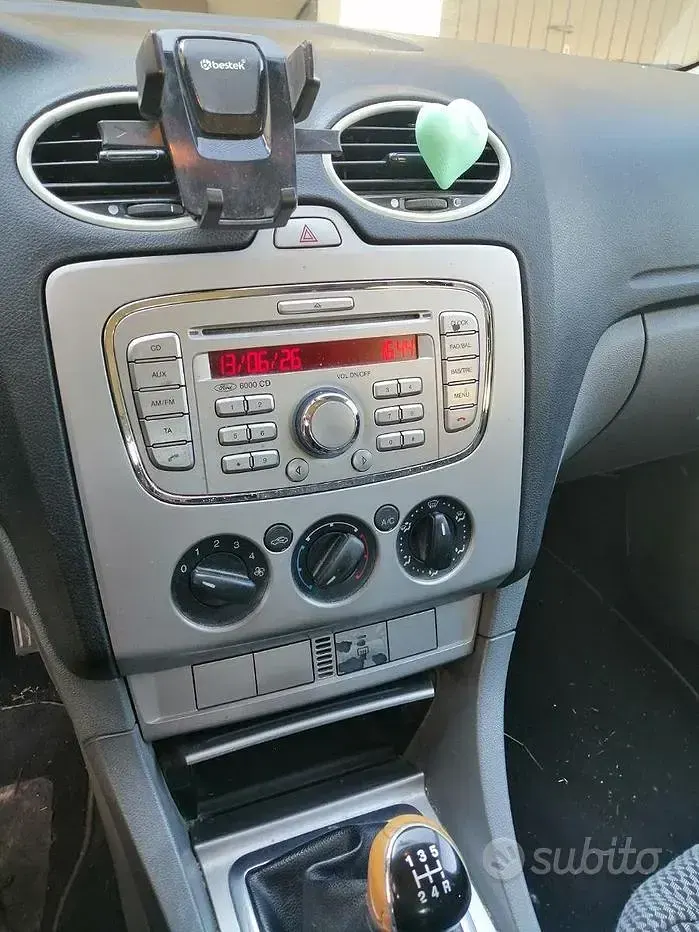 Usata Ford Focus 90 CV (66 kW) 2008 Grigio Station wagon