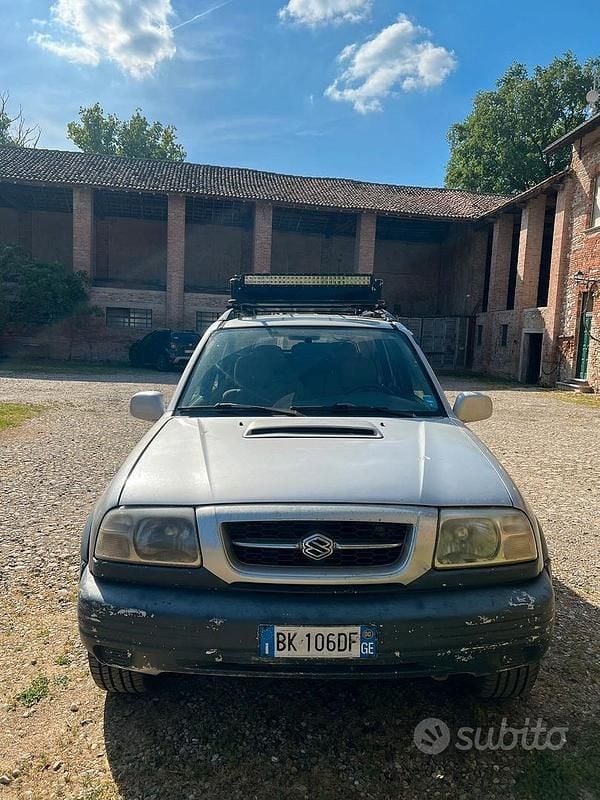 Usata Suzuki Vitara 87 CV (63 kW) 2000 Grigio SUV