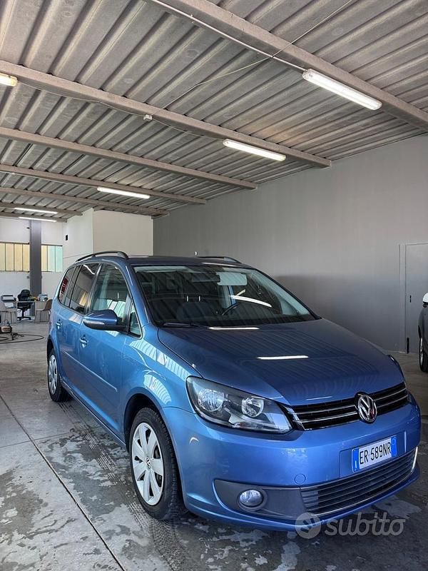 Usata VW Touran Comfortline 105 CV (77 kW) 2013 Blu Monovolume
