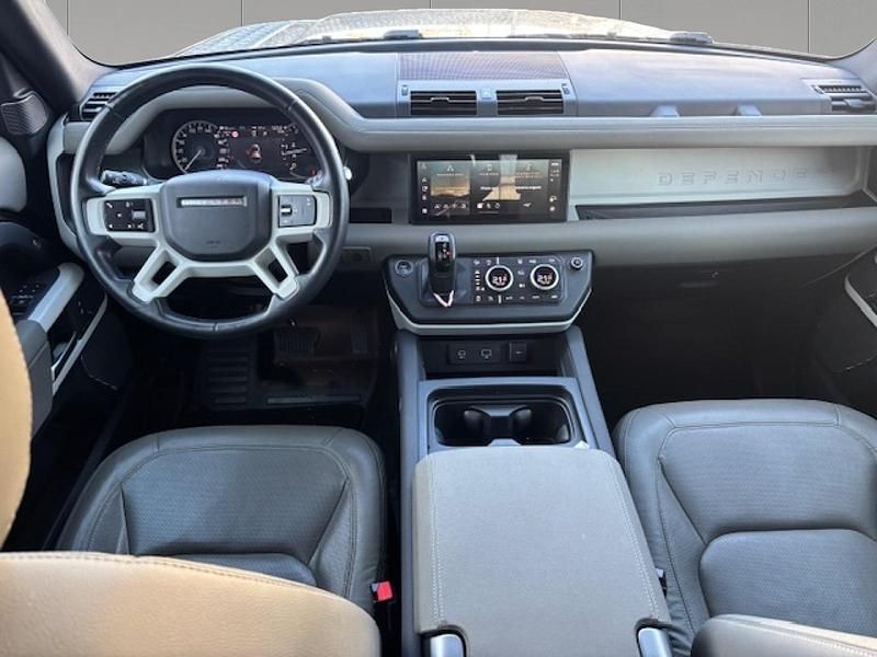 Usata Land Rover Defender SE 200 CV (147 kW) 2023 Santorini black SUV