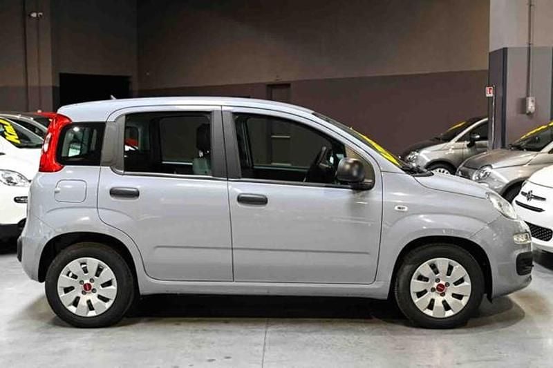 Usata Fiat Panda Easy 69 CV (50 kW) 2022 Grigio pastello Utilitaria