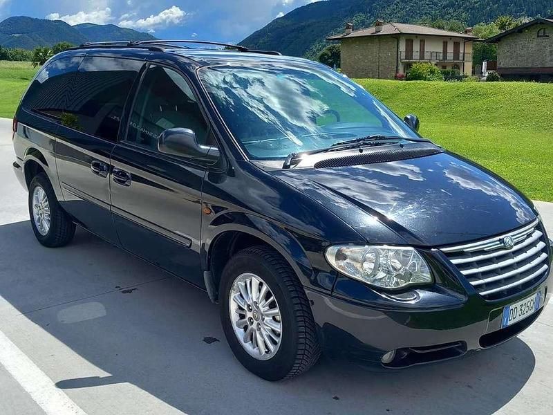 Usata Chrysler Grand Voyager 150 CV (110 kW) 2006 Nero Monovolume