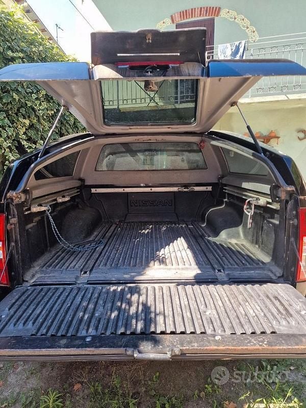 Usata Nissan Navara 171 CV (125 kW) 2008 Nero Pick-up