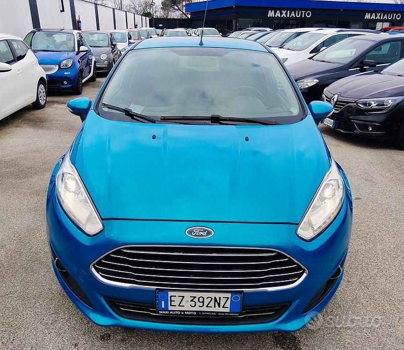Usata Ford Fiesta Titanium 95 CV (69 kW) 2015 Blu Utilitaria