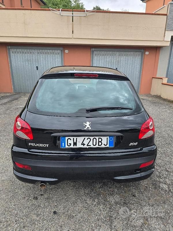 Gebraucht Peugeot 206+ 68 PS (50 kW) 2011 Kleinwagen