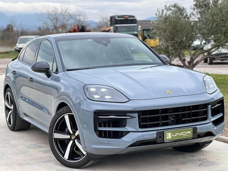 Artic gray Usata 2024 Porsche Cayenne Coupe Coupé | 109.999 € (Buon prezzo) - Immagine 1/4