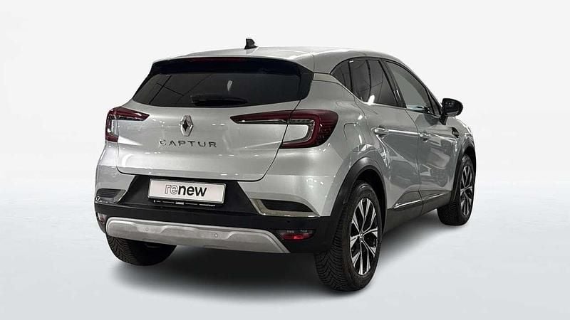 Usata Renault Captur Intens 101 CV (74 kW) 2023 Grigio  argento SUV