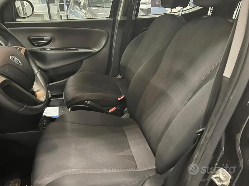 Usata Lancia Ypsilon 69 CV (50 kW) 2021 Nero Utilitaria