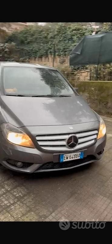 Occasion Mercedes B180 Executive 109 ch (80 kW) 2014 Gris Monospace