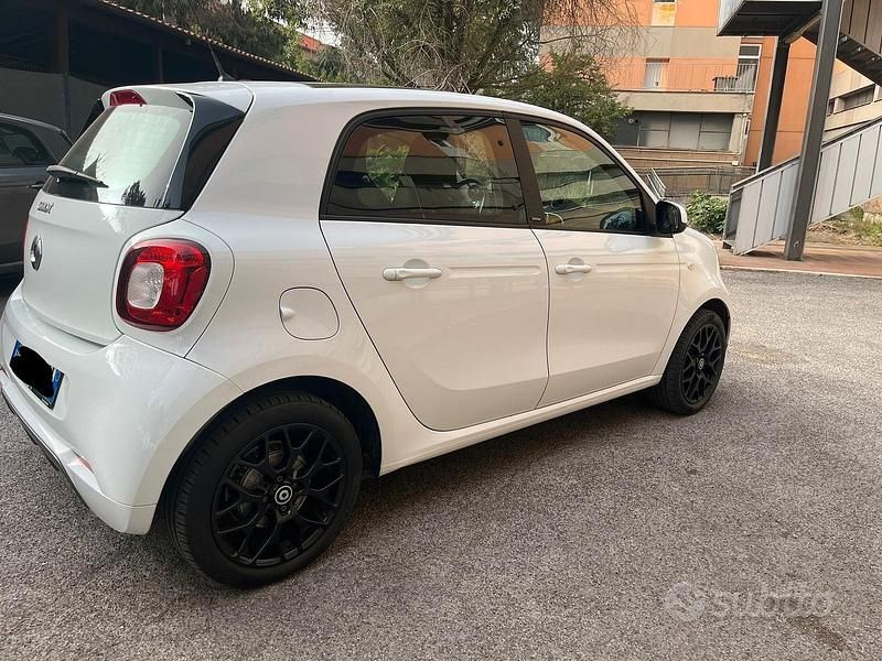 Usata Smart ForFour 90 CV (66 kW) 2019 Bianco Utilitaria