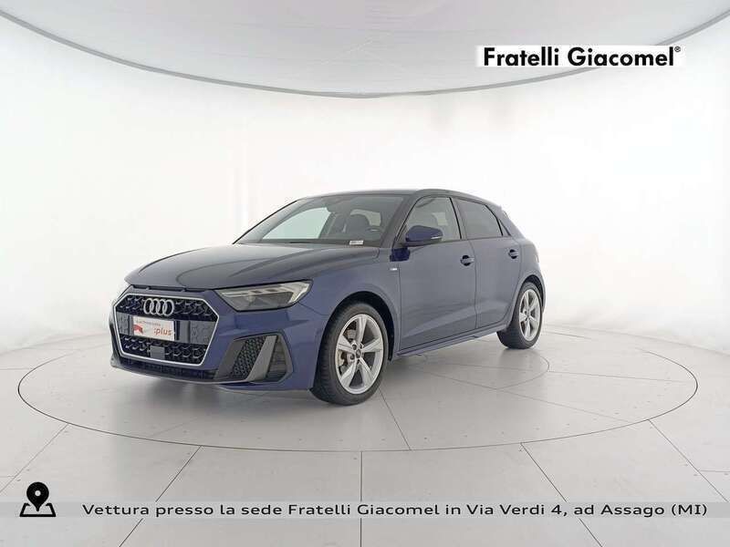 Blu navarra metallizzato grigio manhattan metallizzato Usata 2024 Audi A1 Sportback S-Line Due volumi | 28.900 € (Buon prezzo) - Immagine 1/4