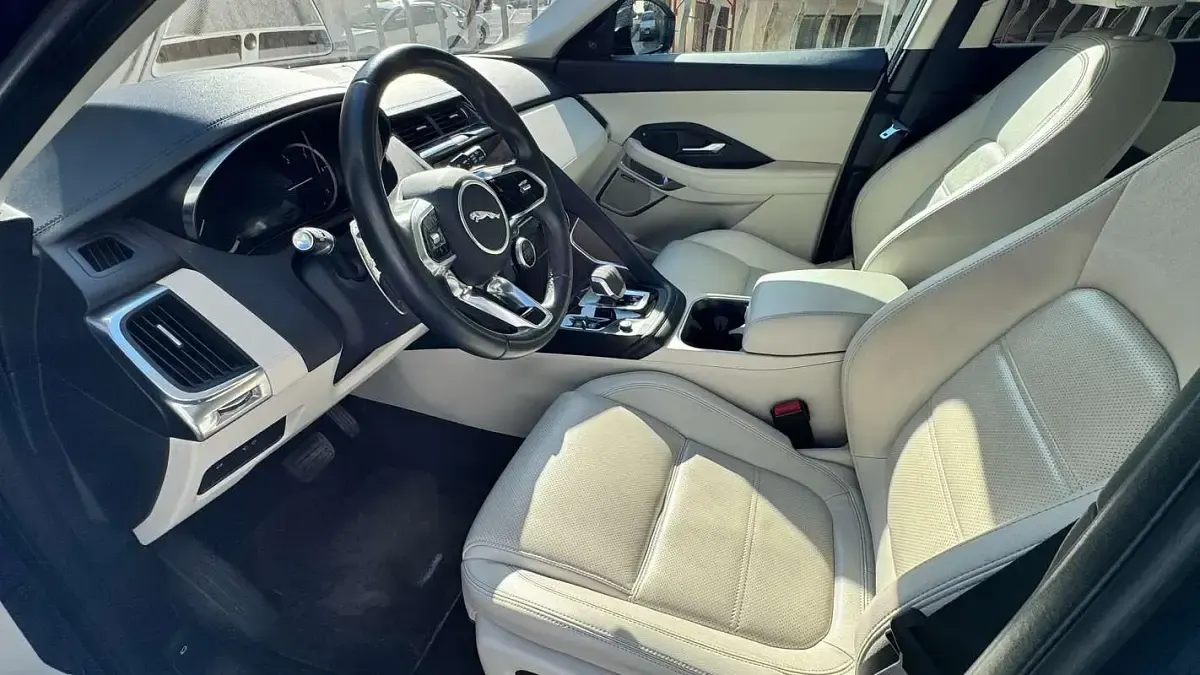 Usata Jaguar E-Pace 163 CV (119 kW) 2022 Blu/azzurro SUV
