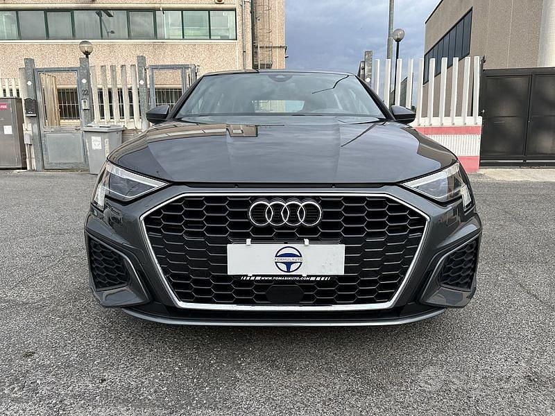 Usata Audi A3 S-Line 150 CV (110 kW) 2024 Grigio Berlina