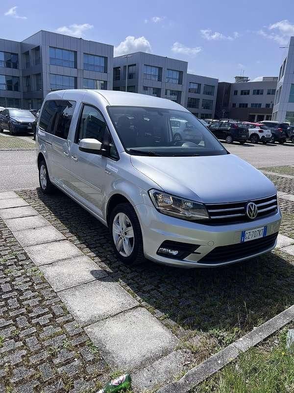 Usata VW Caddy Highline 150 CV (110 kW) 2016 Argento Monovolume