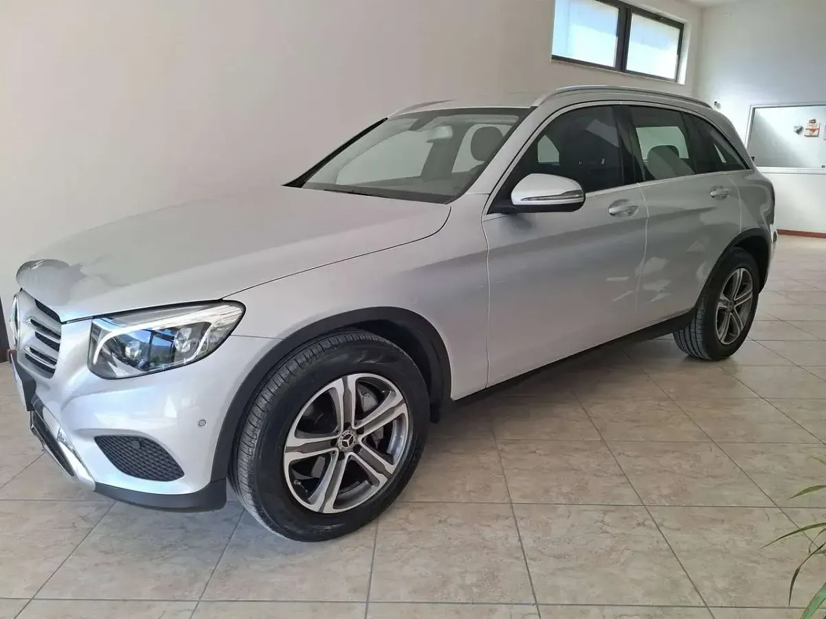 Usata Mercedes GLC250 204 CV (150 kW) 2018 Argento SUV
