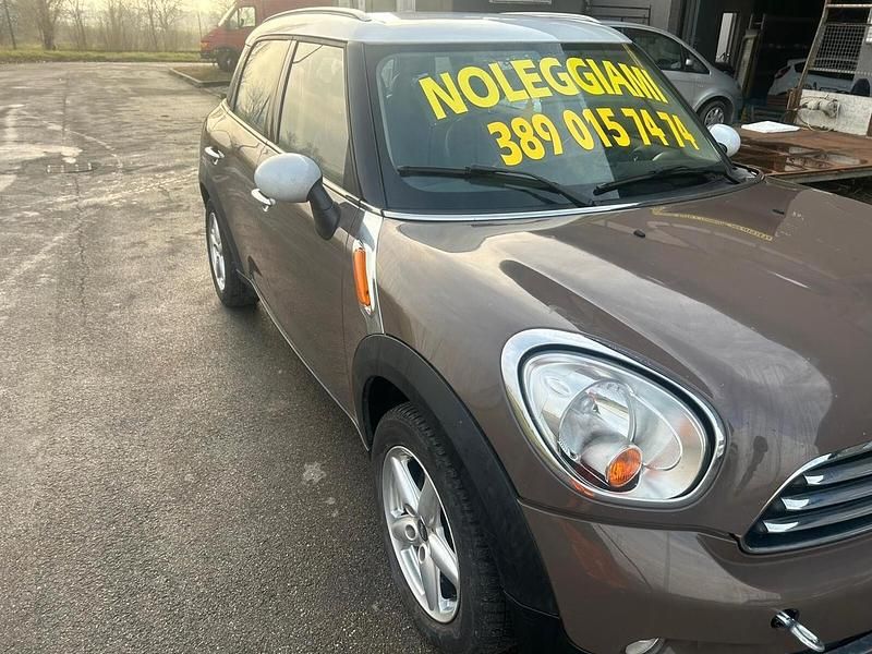 Usata Mini Cooper 122 CV (89 kW) 2012 Marrone Utilitaria