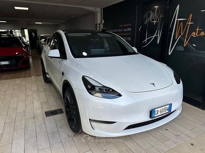 Bianco Usata 2023 Tesla Model Y SUV | 38.990 € (Buon prezzo) - Immagine 1/4