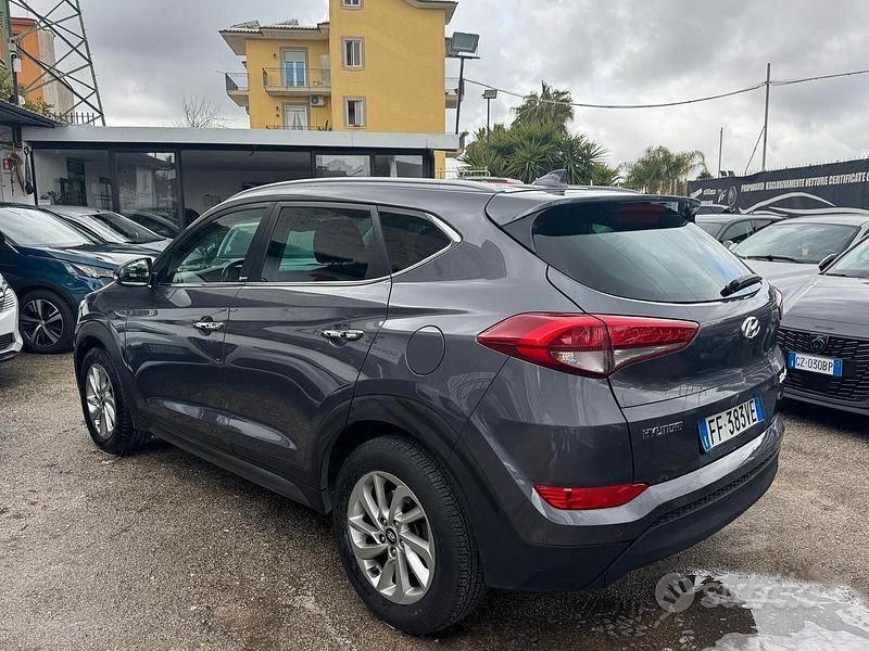 Usata Hyundai Tucson Xpossible 141 CV (103 kW) 2016 Grigio SUV