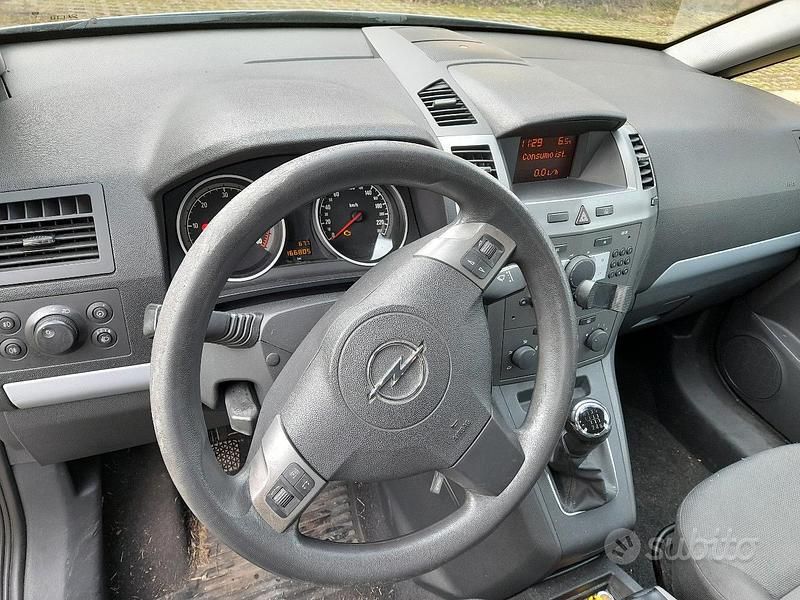 Usata Opel Zafira 120 CV (88 kW) 2007 Grigio Monovolume