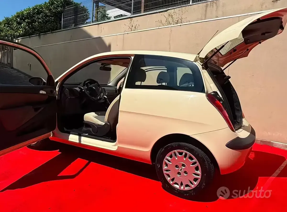 Usata Lancia Ypsilon 60 CV (44 kW) 2006 Giallo Utilitaria