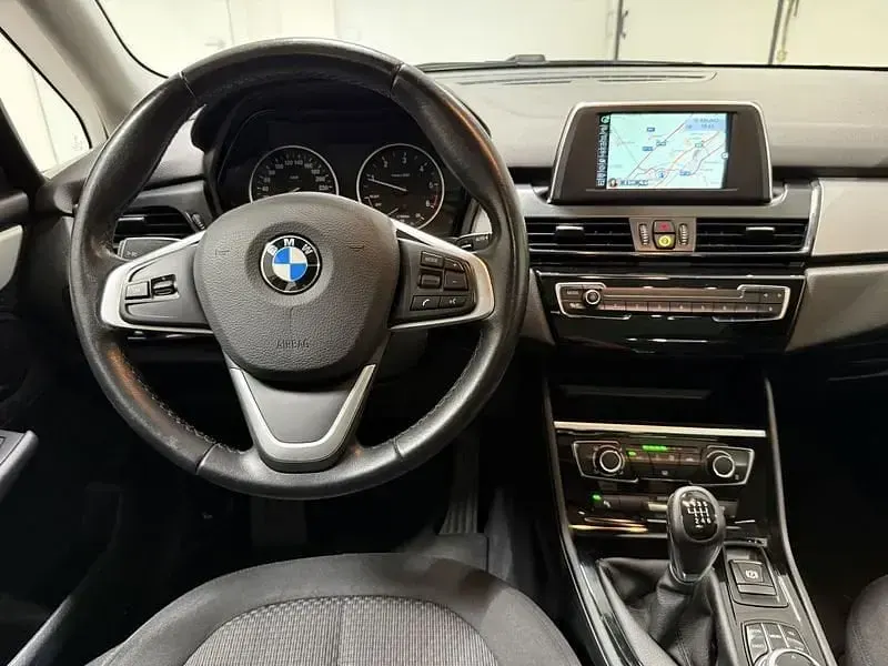 Usata BMW 218 Advantage 150 CV (110 kW) 2017 Grigio Station wagon