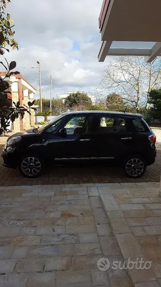 Käytetty Fiat 500L 105 HP (77 kW) 2014 Musta Tila-auto