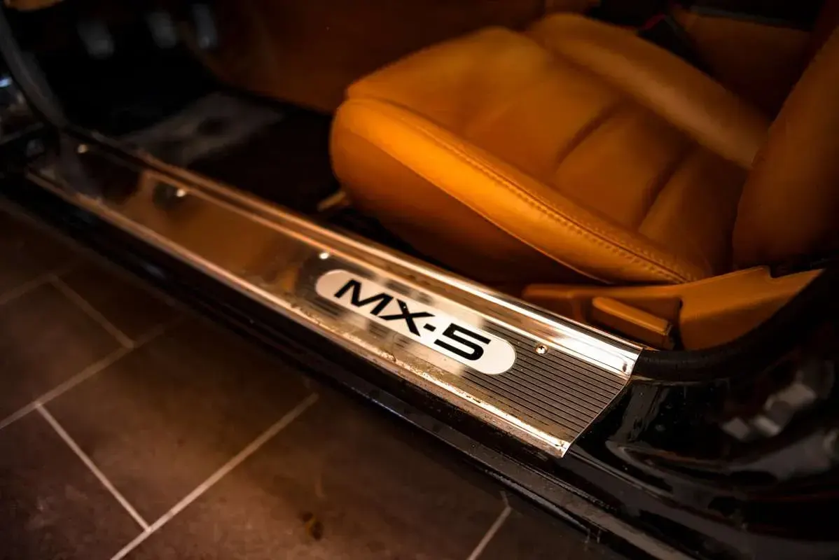 Usata Mazda MX5 116 CV (85 kW) 1992 Nero Cabrio