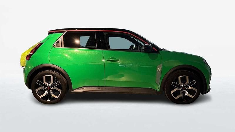 Brugt Renault 5 E-Tech Komfort 77 kW (106 HK) 2025 Grøn Sedan