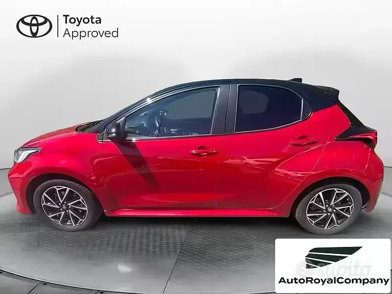 Usata Toyota Yaris Hybrid Style 115 CV (84 kW) 2023 Rosso Berlina
